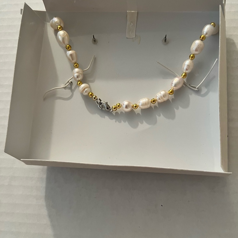 Fresh Water Pearl Necklace and Earring Set - White and Gold - Picture 2 of 3